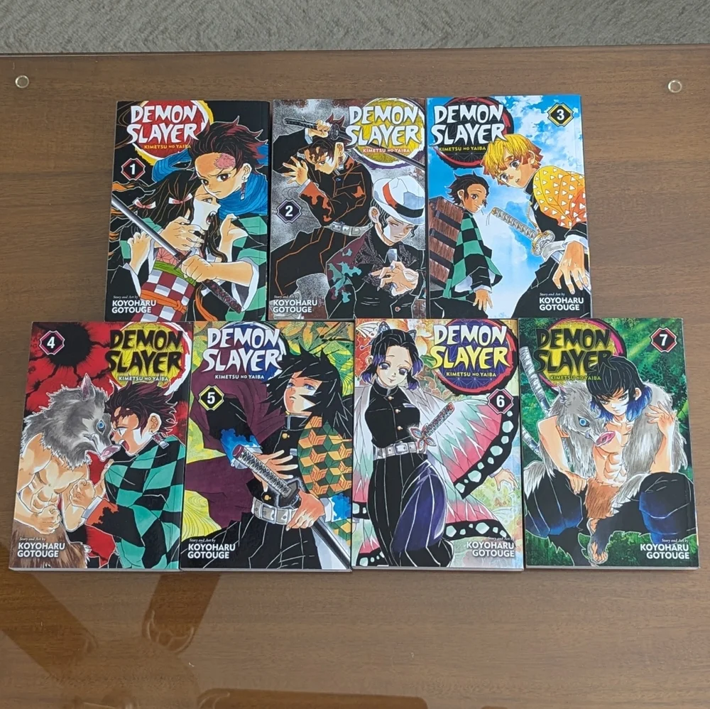 Demon Slayer Manga Collection Volumes 1-7 - Picture 3 of 4